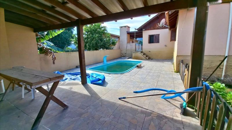 Casa com 2 quartos, 3 banheiros e 100m² à venda no bairro Centro, Taquara