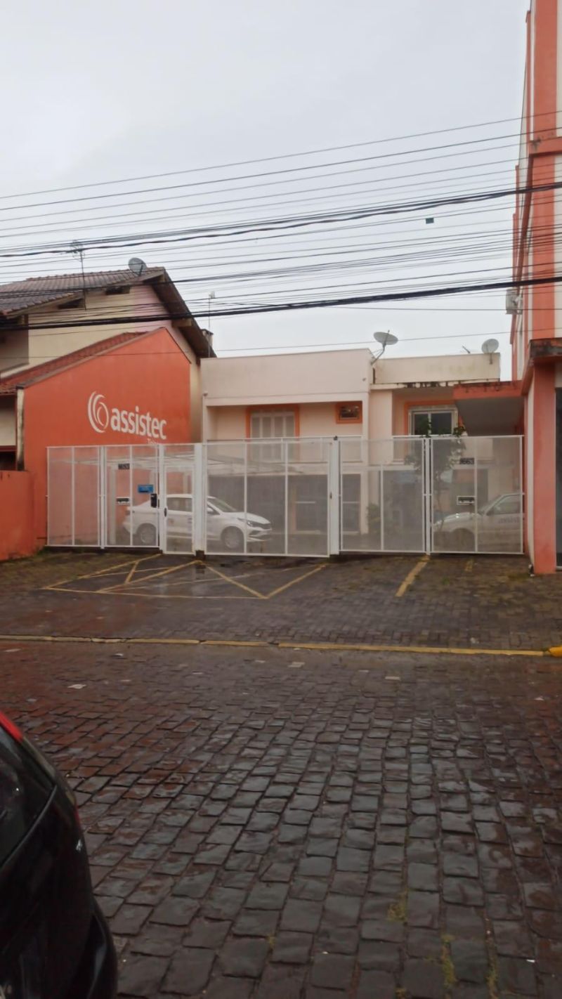 Prédio com 260m² à venda no bairro Centro, Taquara