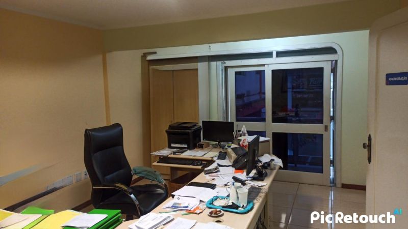 Prédio com 260m² à venda no bairro Centro, Taquara