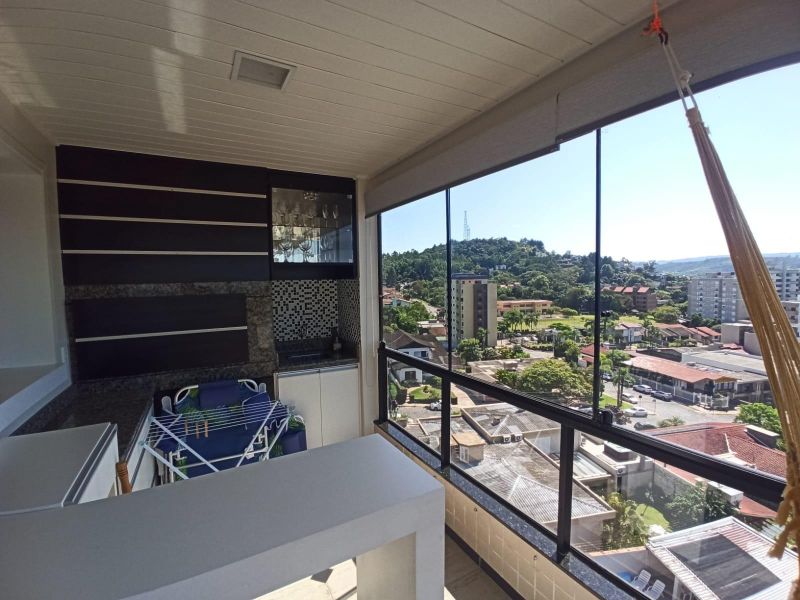 Apartamento com 3 quartos, 3 banheiros e 183m² à venda no bairro Centro, Taquara