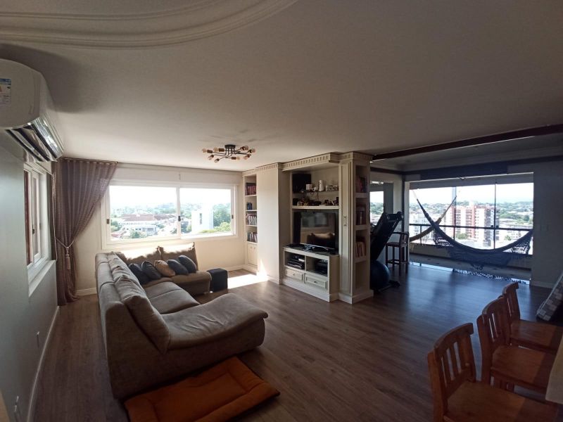 Apartamento com 3 quartos, 3 banheiros e 183m² à venda no bairro Centro, Taquara