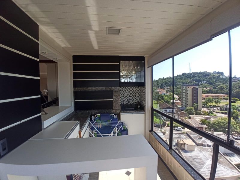 Apartamento com 3 quartos, 3 banheiros e 183m² à venda no bairro Centro, Taquara