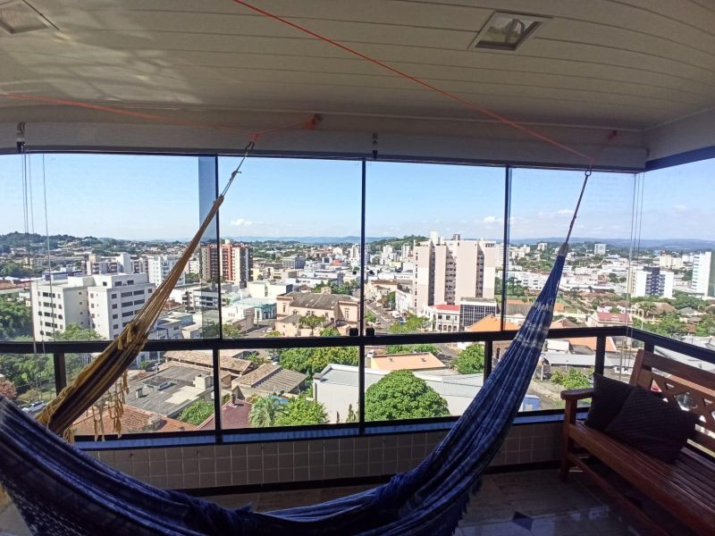 Apartamento com 3 quartos, 3 banheiros e 183m² à venda no bairro Centro, Taquara
