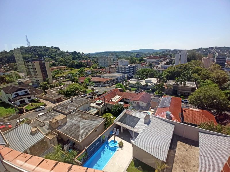 Apartamento com 3 quartos, 3 banheiros e 183m² à venda no bairro Centro, Taquara