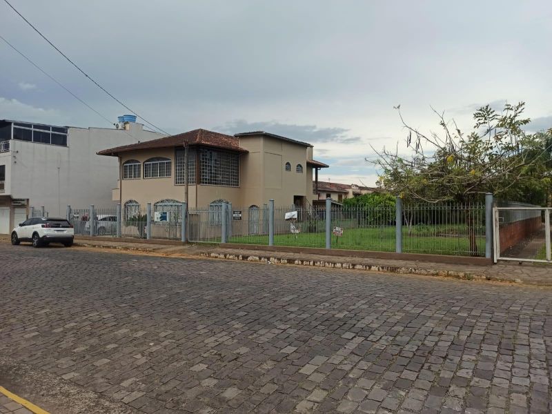 Casa com 3 quartos, 3 banheiros e 440m² à venda no bairro Centro, Taquara