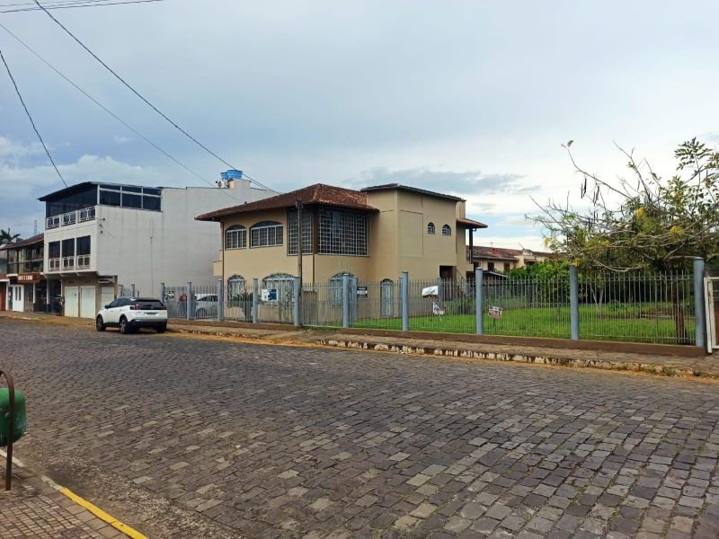 Casa com 3 quartos, 3 banheiros e 440m² à venda no bairro Centro, Taquara