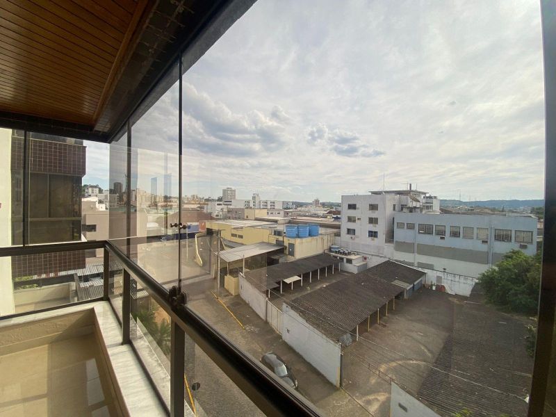 Apartamento com 3 quartos, 2 banheiros e 155m² à venda no bairro Centro, Taquara