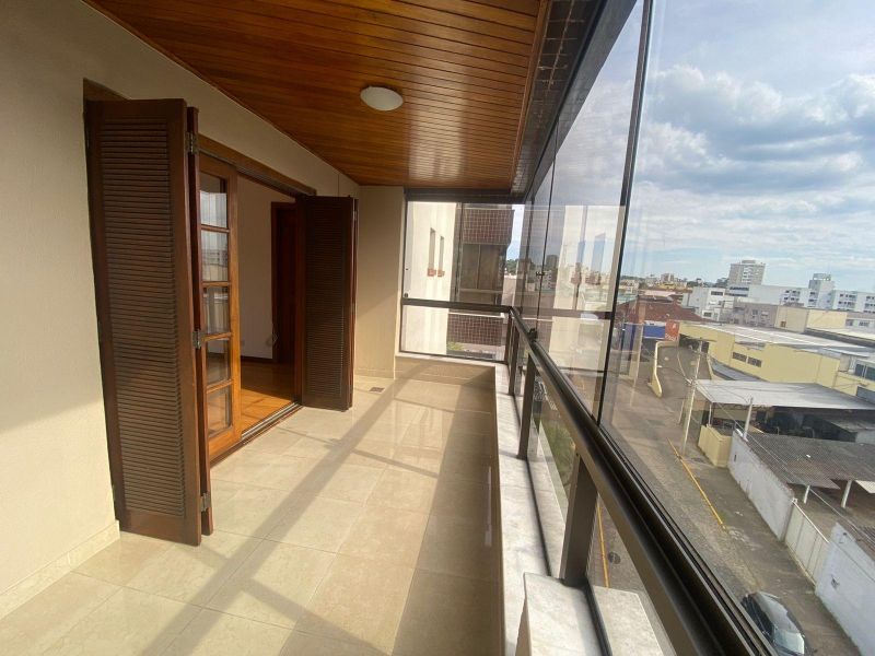 Apartamento com 3 quartos, 2 banheiros e 155m² à venda no bairro Centro, Taquara