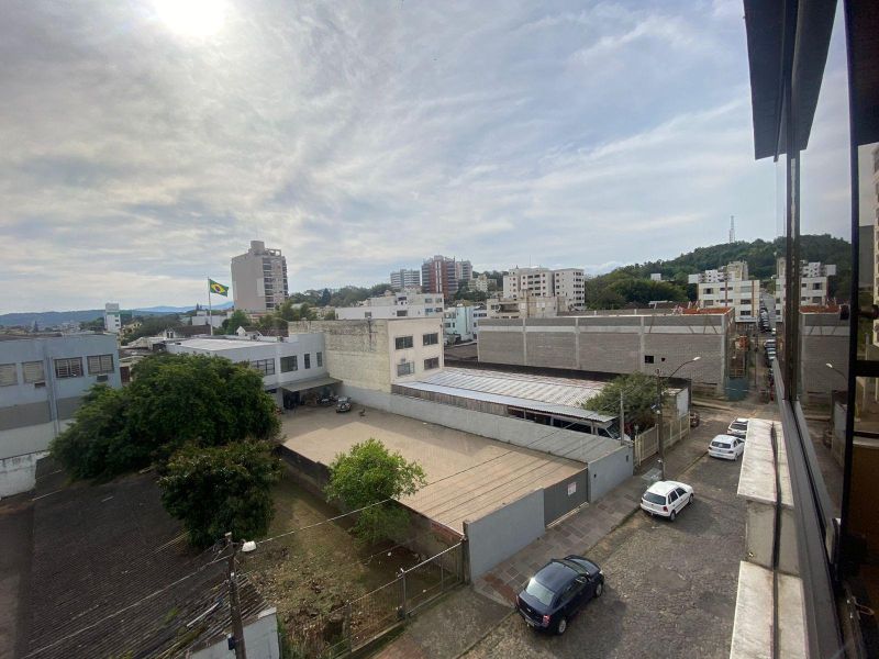 Apartamento com 3 quartos, 2 banheiros e 155m² à venda no bairro Centro, Taquara