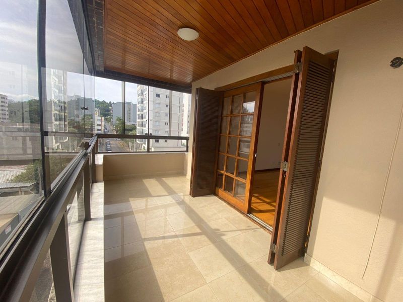 Apartamento com 3 quartos, 2 banheiros e 155m² à venda no bairro Centro, Taquara