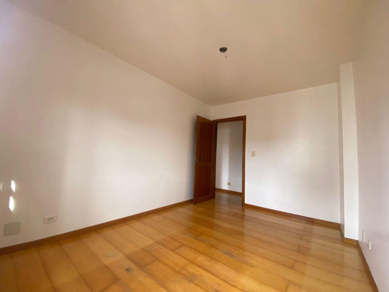 Apartamento com 3 quartos, 2 banheiros e 155m² à venda no bairro Centro, Taquara