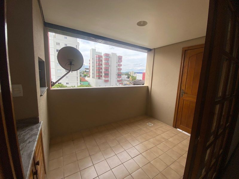 Apartamento com 3 quartos, 2 banheiros e 155m² à venda no bairro Centro, Taquara