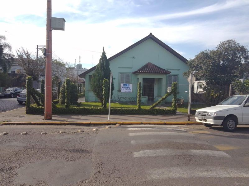 Casa com 4 quartos e 2 banheiros à venda no bairro Centro, Taquara
