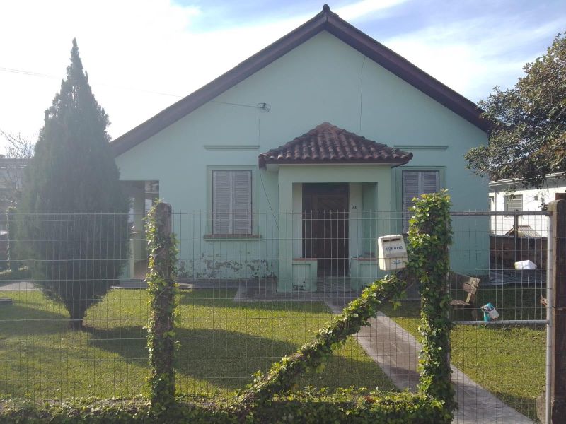 Casa com 4 quartos e 2 banheiros à venda no bairro Centro, Taquara