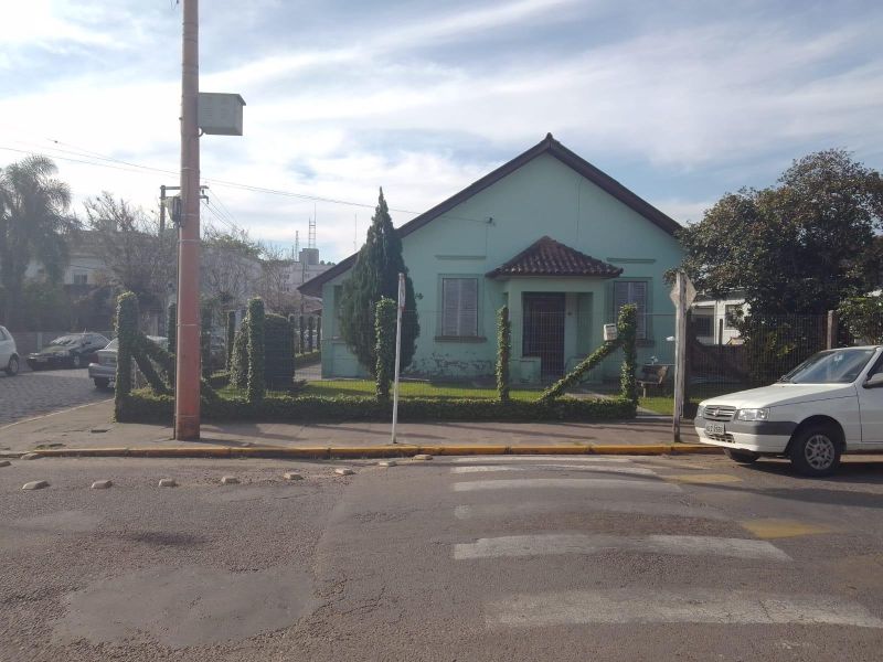 Casa com 4 quartos e 2 banheiros à venda no bairro Centro, Taquara