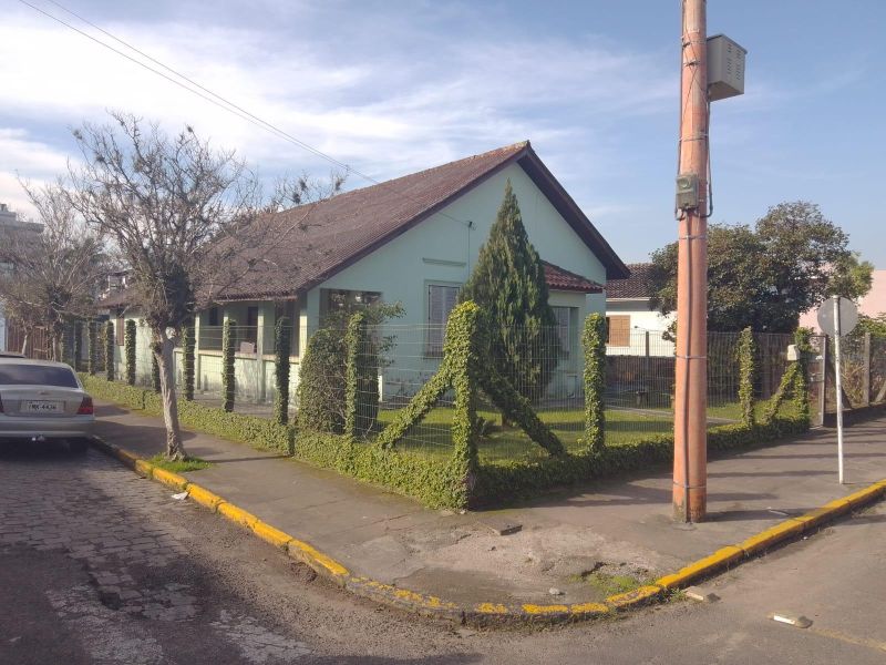 Casa com 4 quartos e 2 banheiros à venda no bairro Centro, Taquara