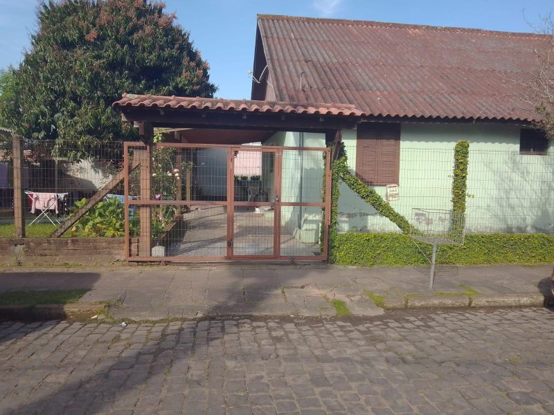 Casa com 4 quartos e 2 banheiros à venda no bairro Centro, Taquara