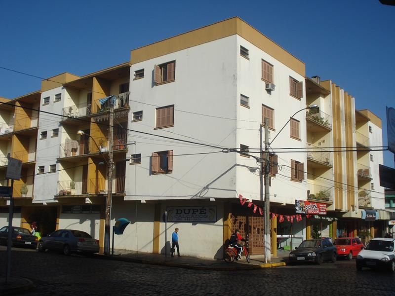 Apartamento com 2 quartos, 1 banheiro e 106m² à venda no bairro Centro, Taquara