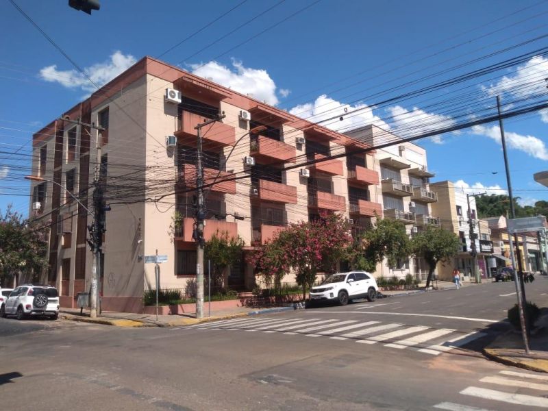 Apartamento com 2 quartos, 2 banheiros e 84m² à venda no bairro Centro, Taquara