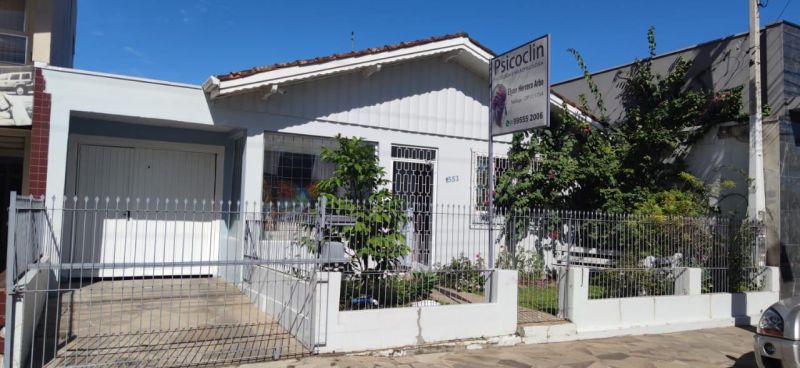 Casa com 1 quarto, 3 banheiros e 220m² à venda no bairro Centro, Taquara