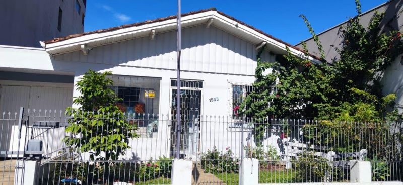 Casa com 1 quarto, 3 banheiros e 220m² à venda no bairro Centro, Taquara