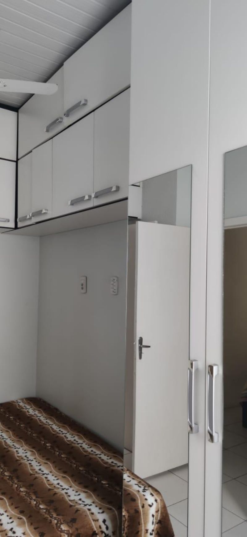 Casa com 1 quarto, 3 banheiros e 220m² à venda no bairro Centro, Taquara