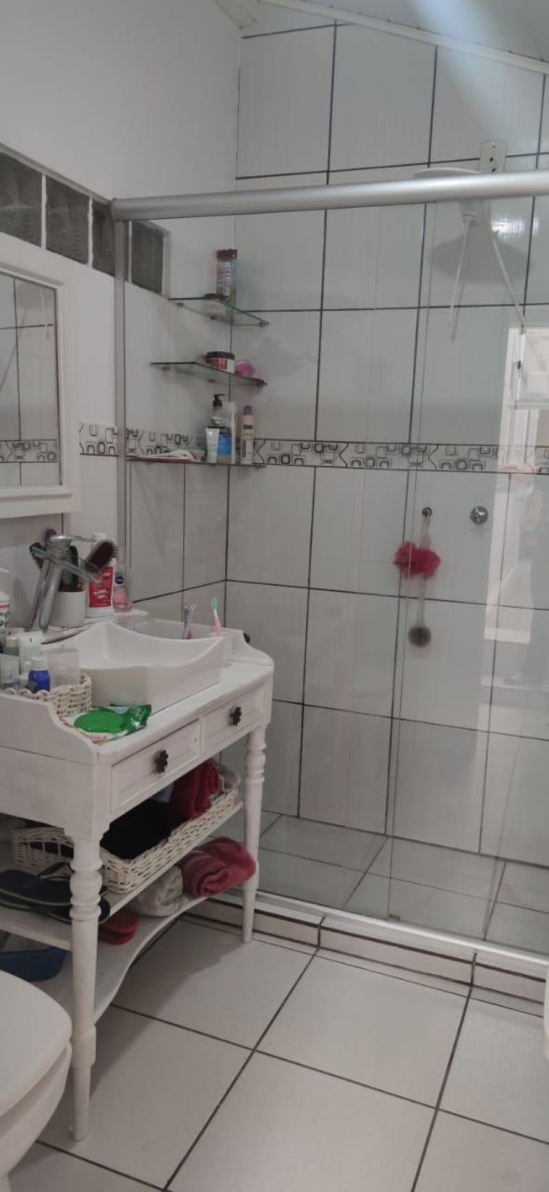 Casa com 1 quarto, 3 banheiros e 220m² à venda no bairro Centro, Taquara