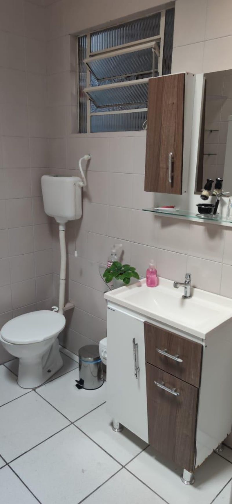 Casa com 1 quarto, 3 banheiros e 220m² à venda no bairro Centro, Taquara