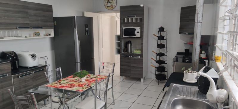 Casa com 1 quarto, 3 banheiros e 220m² à venda no bairro Centro, Taquara