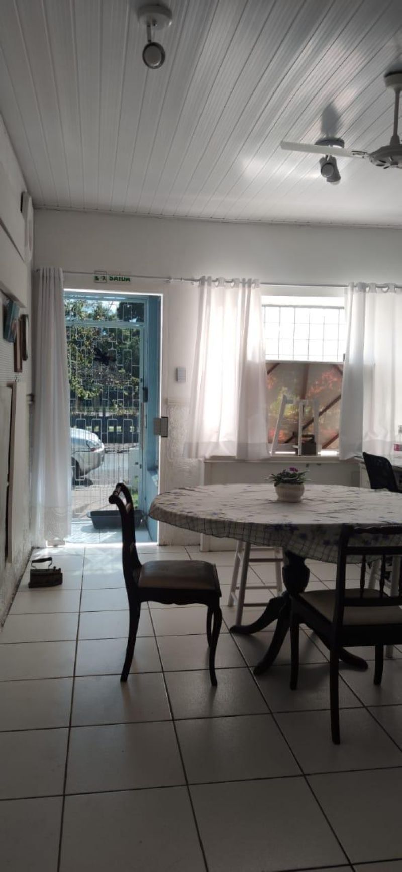 Casa com 1 quarto, 3 banheiros e 220m² à venda no bairro Centro, Taquara