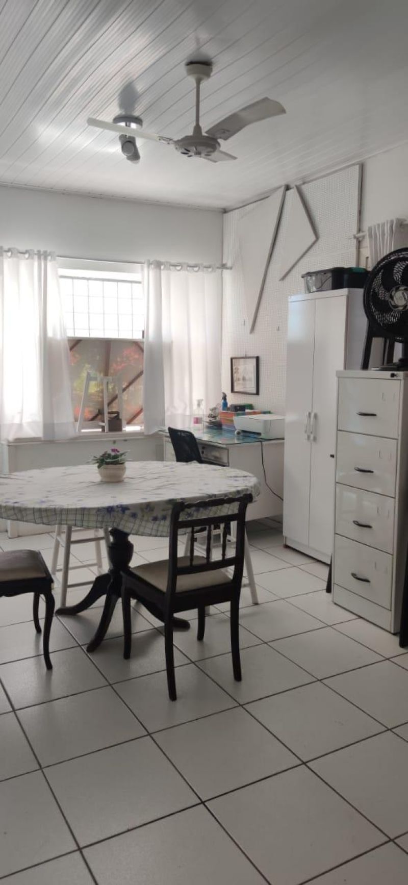 Casa com 1 quarto, 3 banheiros e 220m² à venda no bairro Centro, Taquara