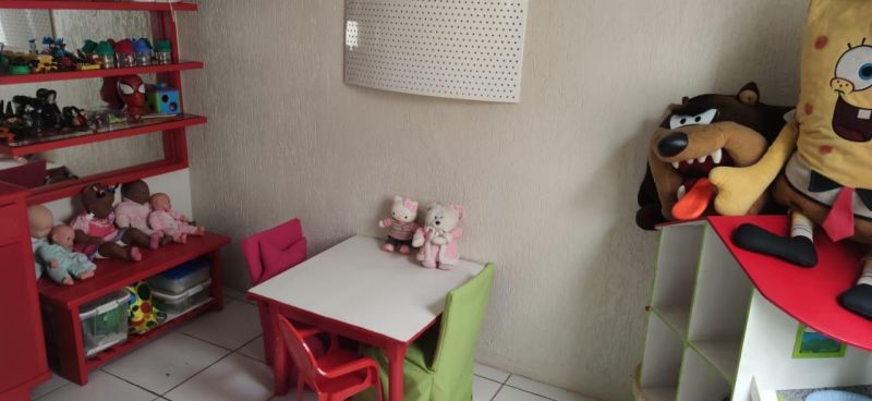 Casa com 1 quarto, 3 banheiros e 220m² à venda no bairro Centro, Taquara