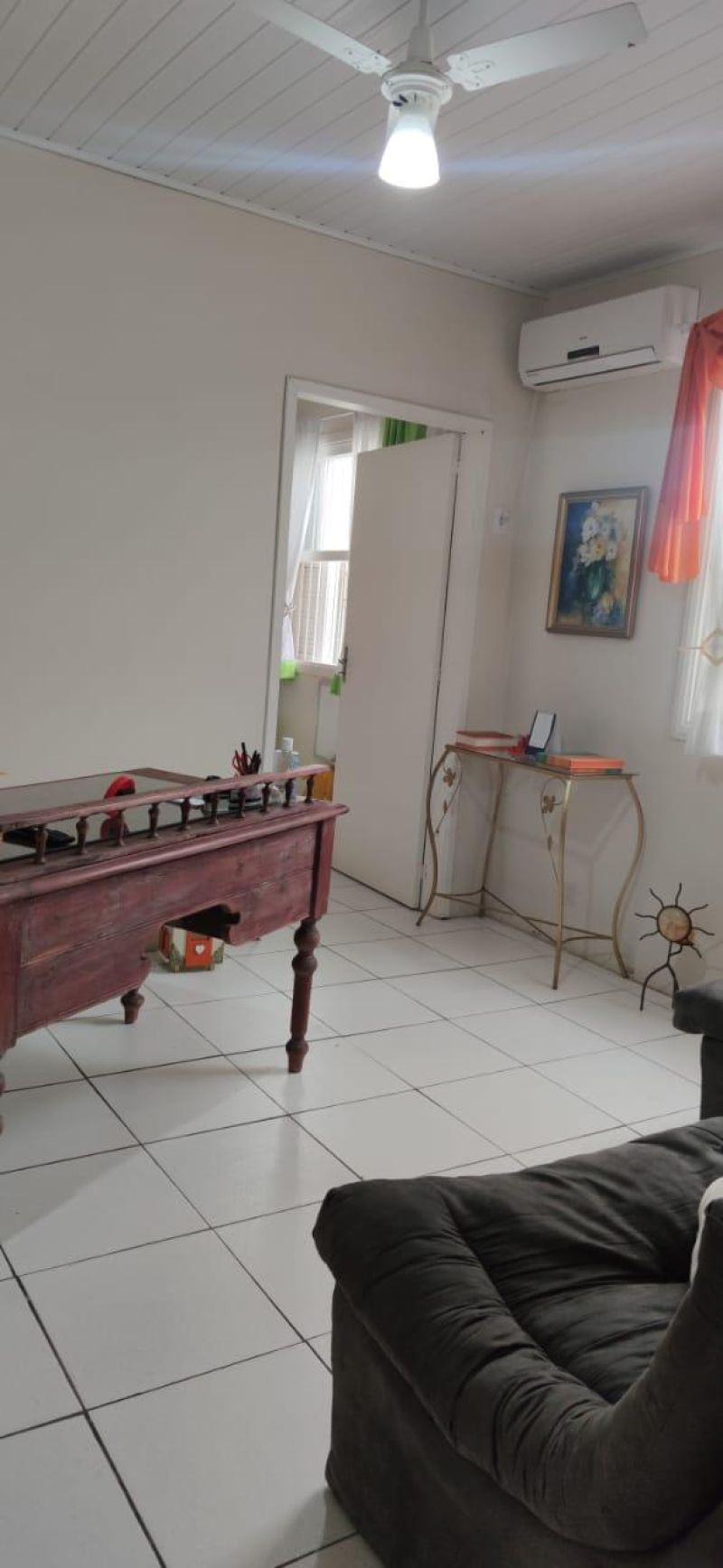Casa com 1 quarto, 3 banheiros e 220m² à venda no bairro Centro, Taquara