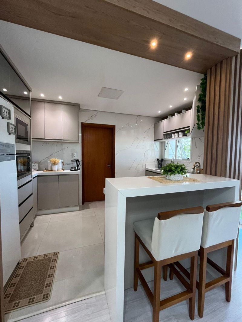Apartamento com 1 quarto, 2 banheiros e 80m² à venda no bairro Centro, Taquara
