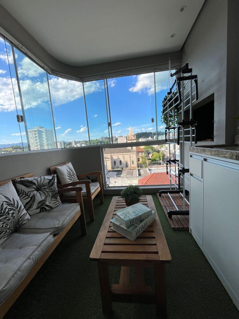 Apartamento com 1 quarto, 2 banheiros e 80m² à venda no bairro Centro, Taquara