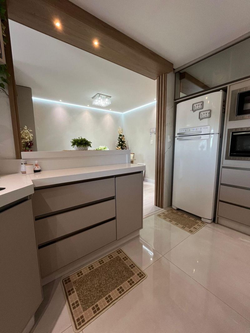 Apartamento com 1 quarto, 2 banheiros e 80m² à venda no bairro Centro, Taquara