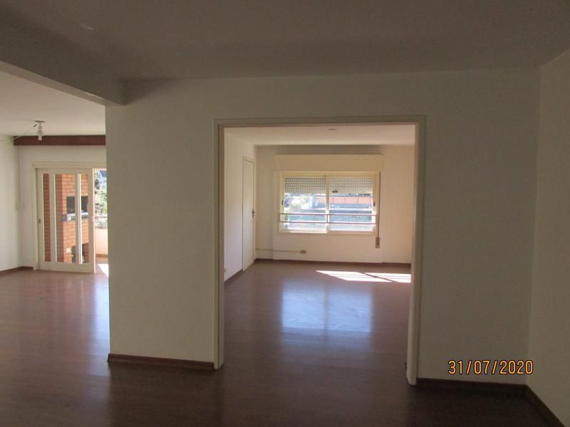 Apartamento com 3 quartos, 2 banheiros e 130m² à venda no bairro Centro, Taquara