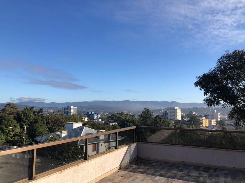 Casa com 4 quartos, 6 banheiros e 655m² à venda no bairro Morro do Leoncio, Taquara