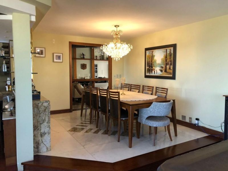 Casa com 4 quartos, 6 banheiros e 655m² à venda no bairro Morro do Leoncio, Taquara