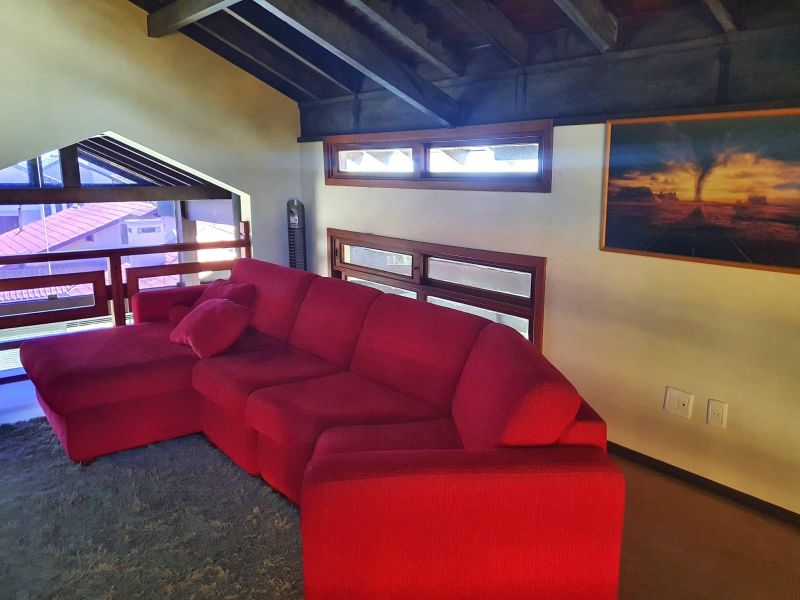 Casa com 4 quartos, 6 banheiros e 655m² à venda no bairro Morro do Leoncio, Taquara