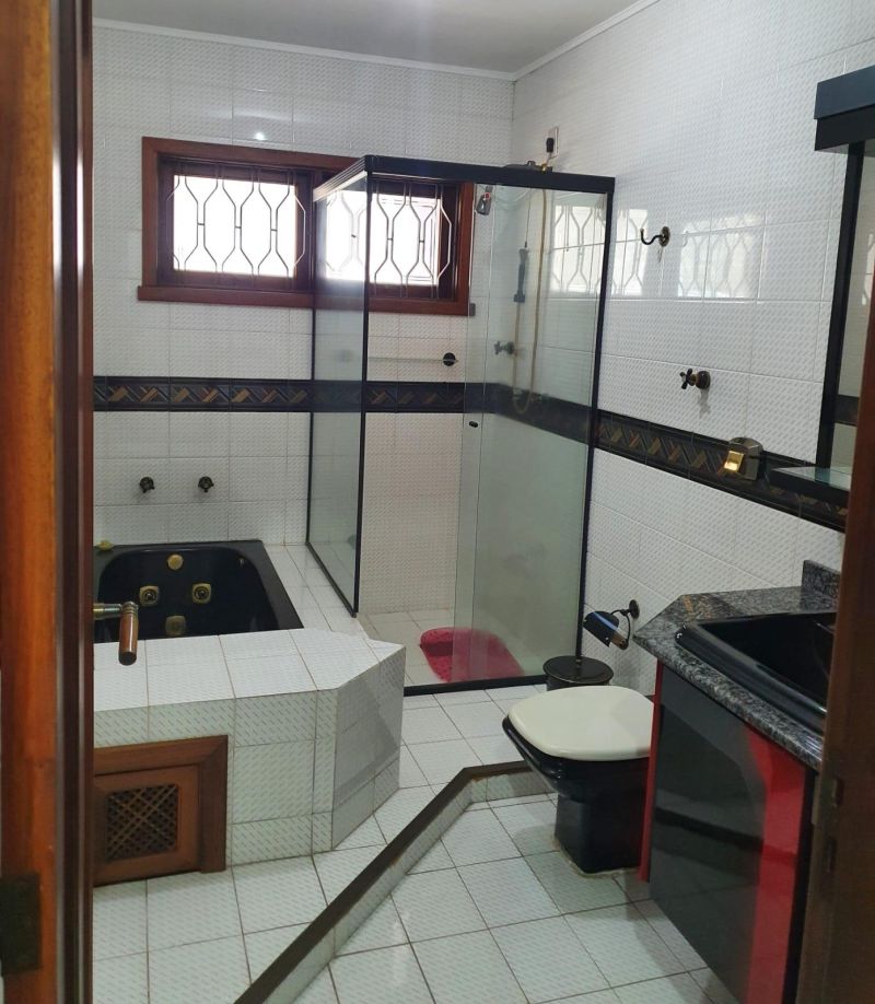 Casa com 4 quartos, 6 banheiros e 655m² à venda no bairro Morro do Leoncio, Taquara