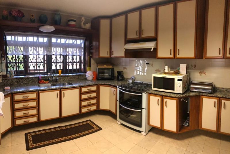 Casa com 4 quartos, 6 banheiros e 655m² à venda no bairro Morro do Leoncio, Taquara