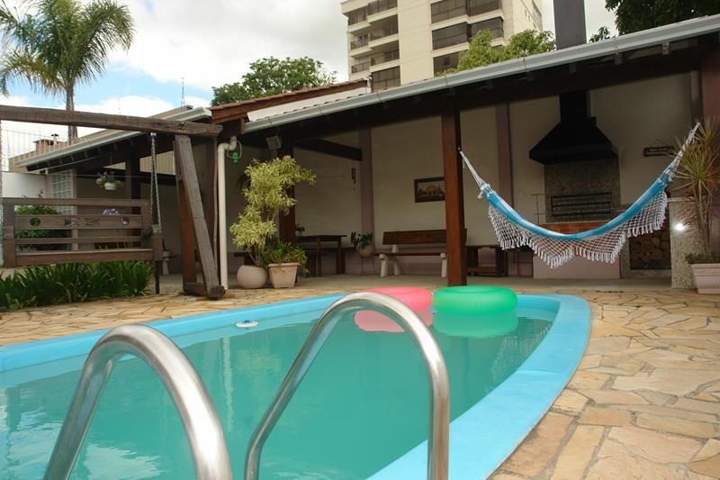 Casa com 2 quartos, 4 banheiros e 263m² à venda no bairro Centro, Taquara