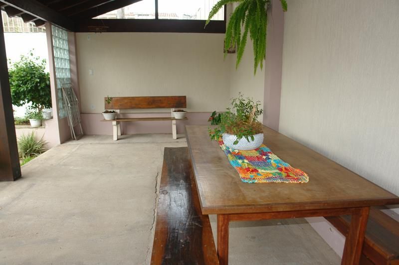 Casa com 2 quartos, 4 banheiros e 263m² à venda no bairro Centro, Taquara