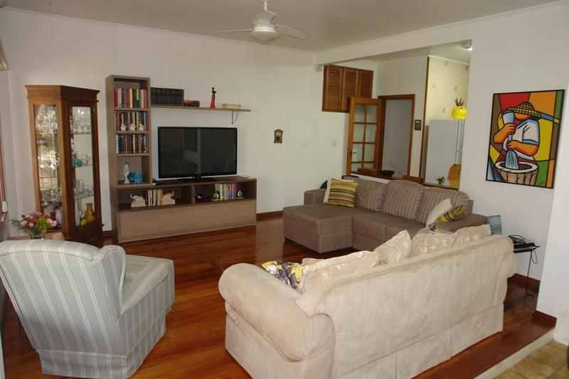 Casa com 2 quartos, 4 banheiros e 263m² à venda no bairro Centro, Taquara