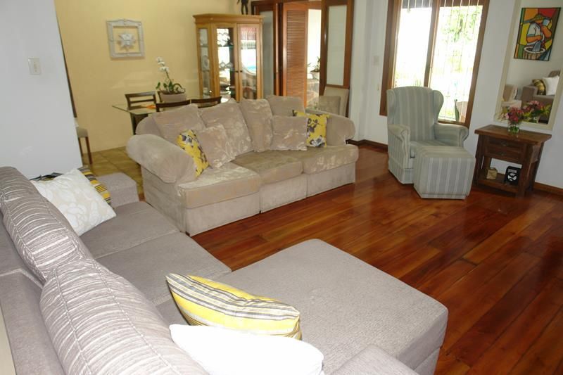 Casa com 2 quartos, 4 banheiros e 263m² à venda no bairro Centro, Taquara