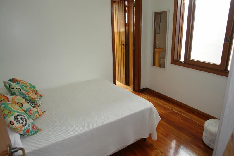 Casa com 2 quartos, 4 banheiros e 263m² à venda no bairro Centro, Taquara