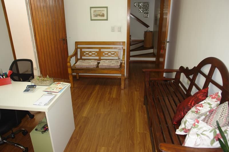 Casa com 2 quartos, 4 banheiros e 263m² à venda no bairro Centro, Taquara