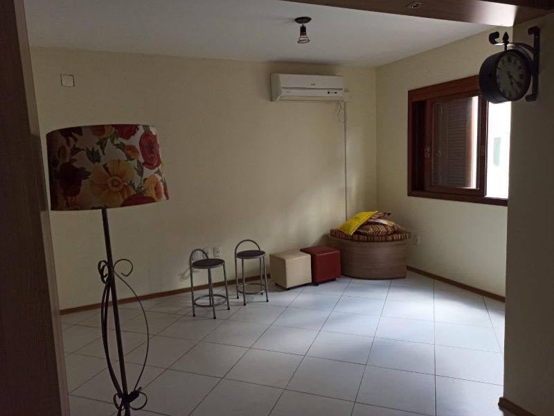 Apartamento com 1 quarto, 2 banheiros e 100m² à venda no bairro Centro, Taquara