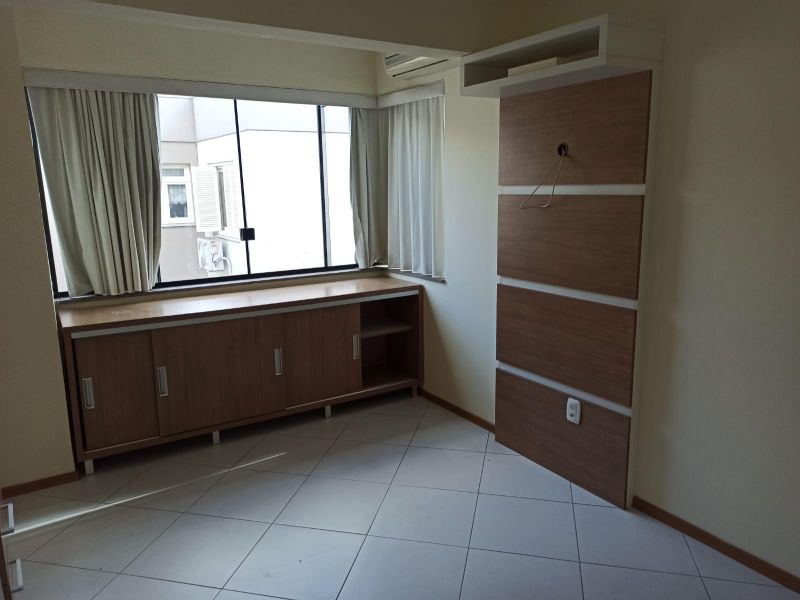 Apartamento com 1 quarto, 2 banheiros e 100m² à venda no bairro Centro, Taquara